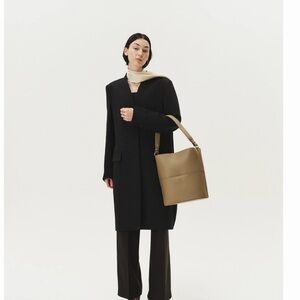 Freja tall tote in taupe